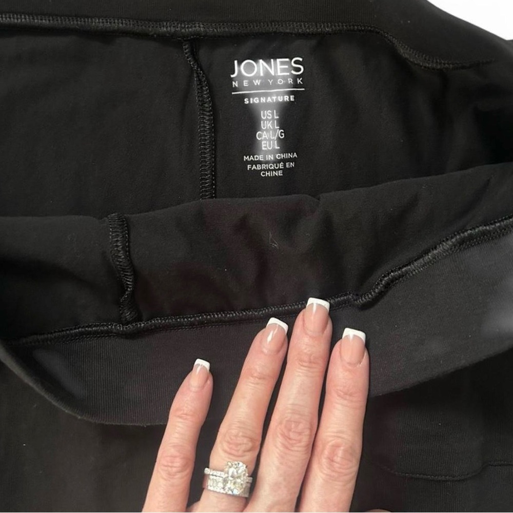 Jones New York Black Skort Size Large Pull On Stretch Skorts with Pockets - Picture 4 of 4